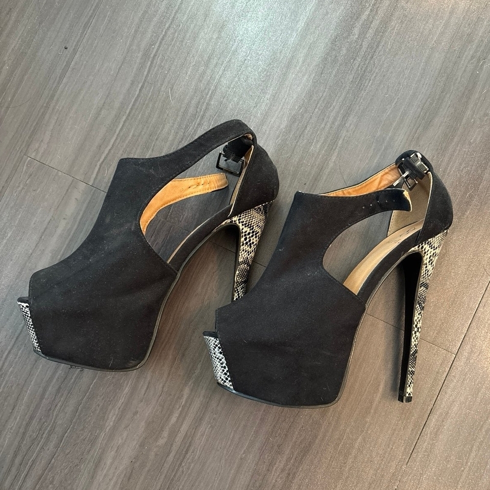 Scene Brand Elegant Black Peep-Toe Heels